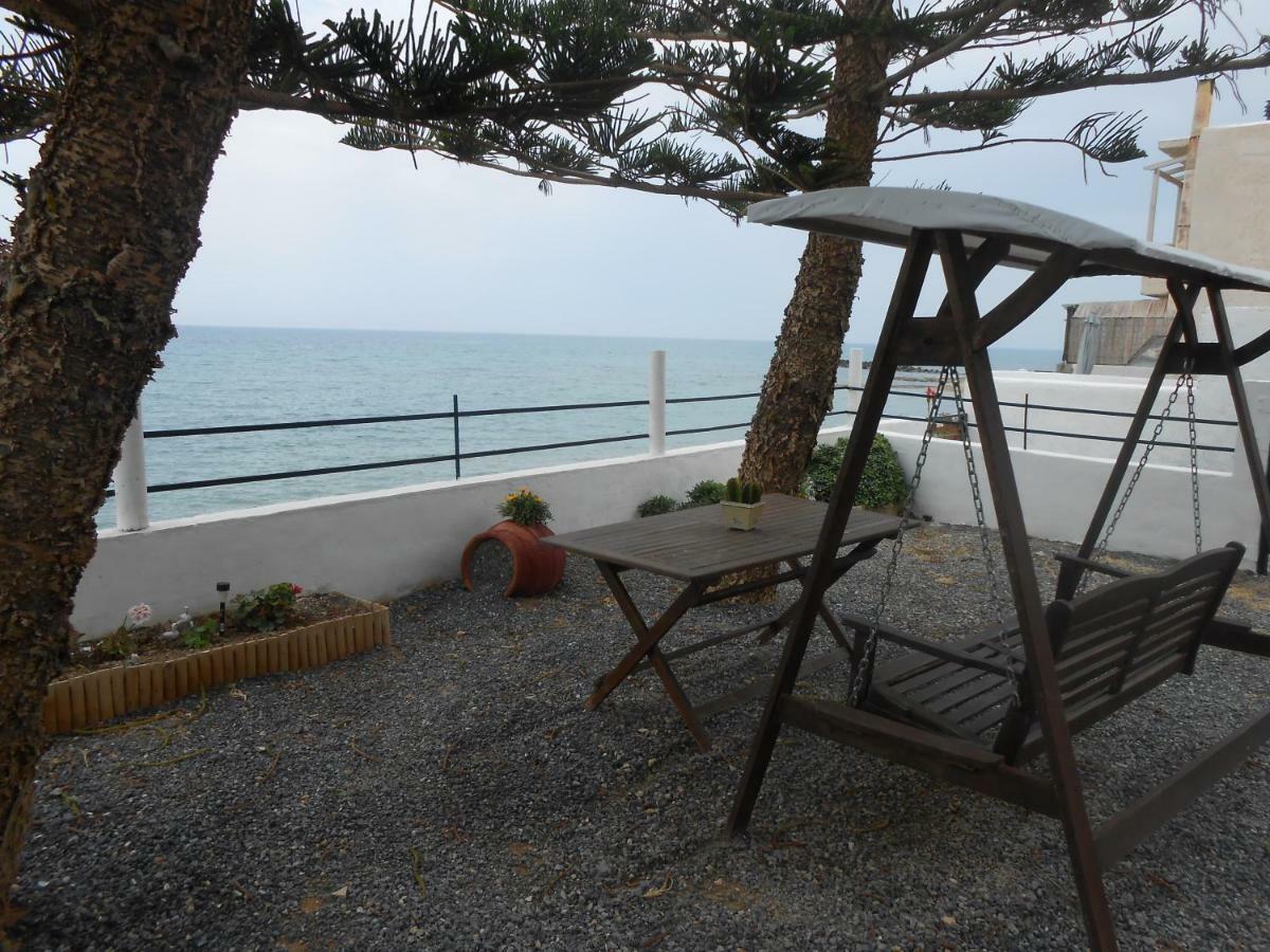 Frosso's Sea 公寓 *